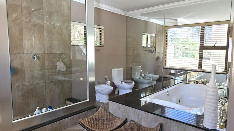3 Bedroom Property for Sale in Caribbean Beach Club North West